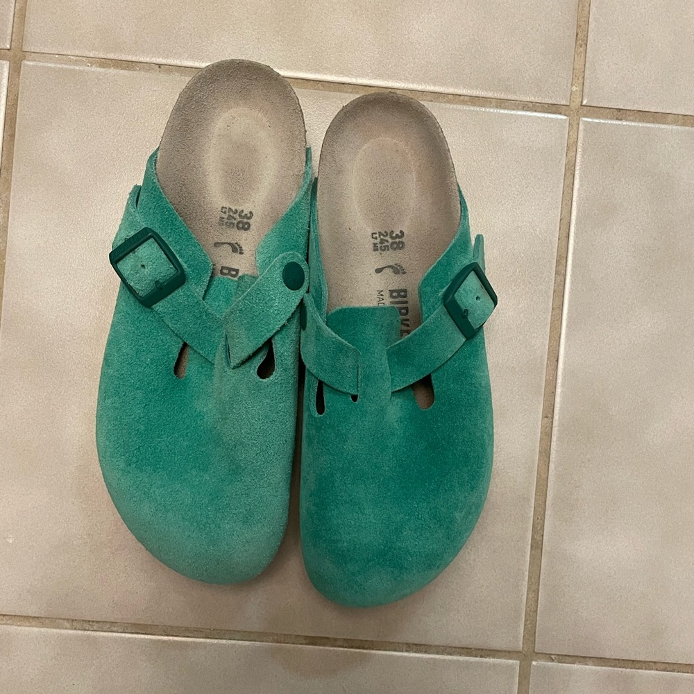BOLD GREEN BOSTON BIRKENSTOCKS!